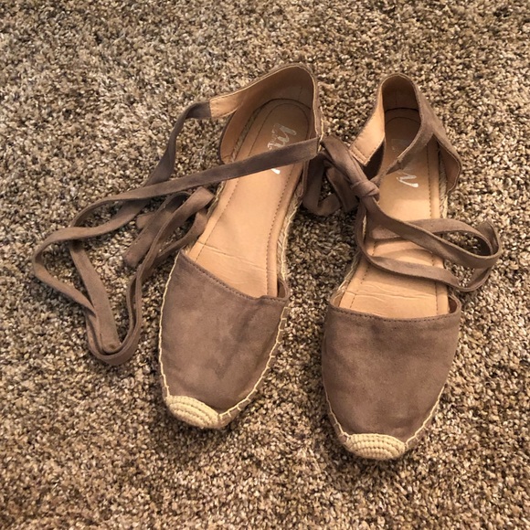 Lace up espadrille sandals - Picture 2 of 4